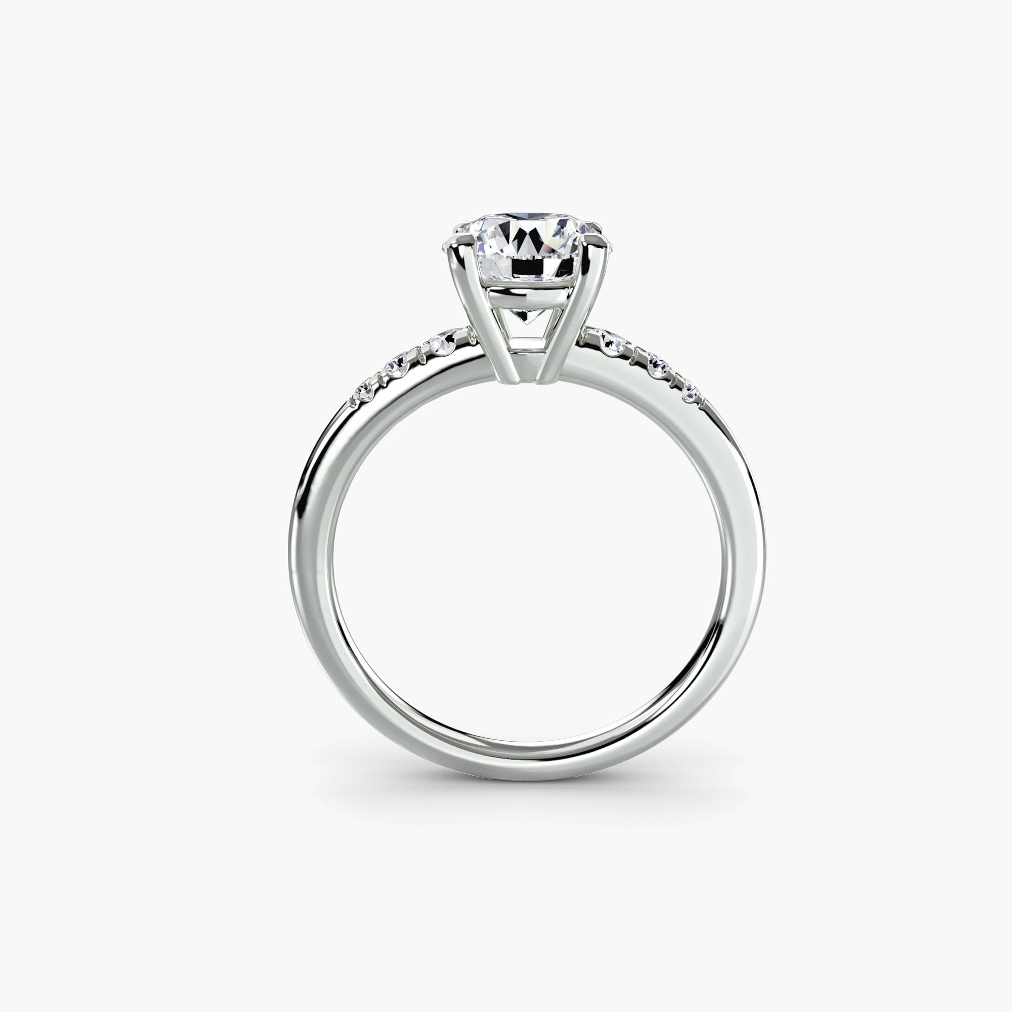 Solitärring mit Diamanten an den Schultern
