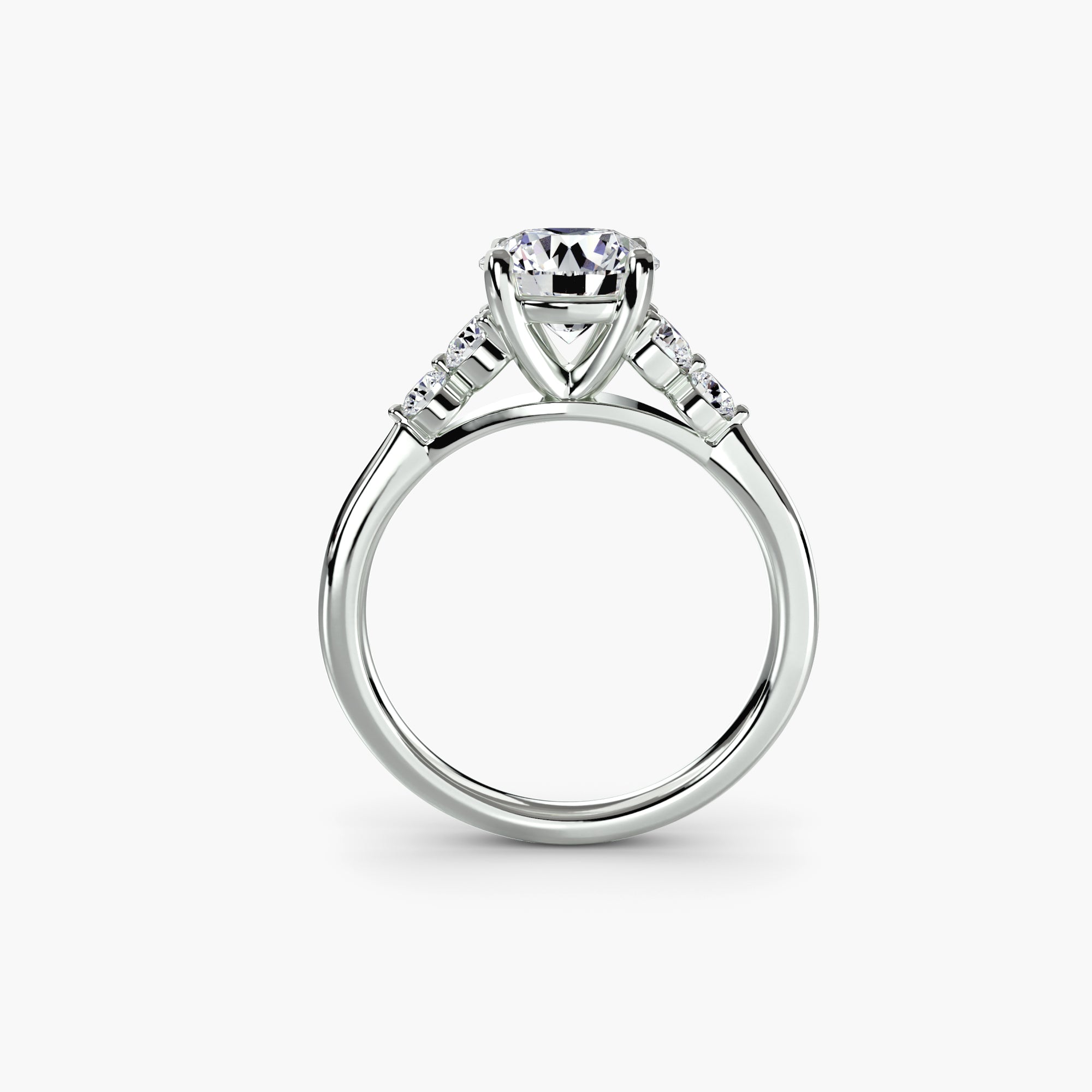 Solitärring mit Marquise- und Rund-Akzenten